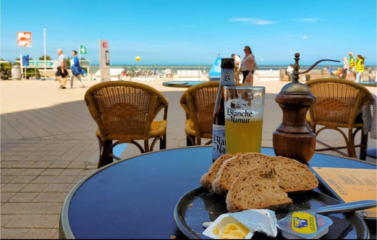 Awesome Apartment In Oostende With House Sea View Eksteriør billede