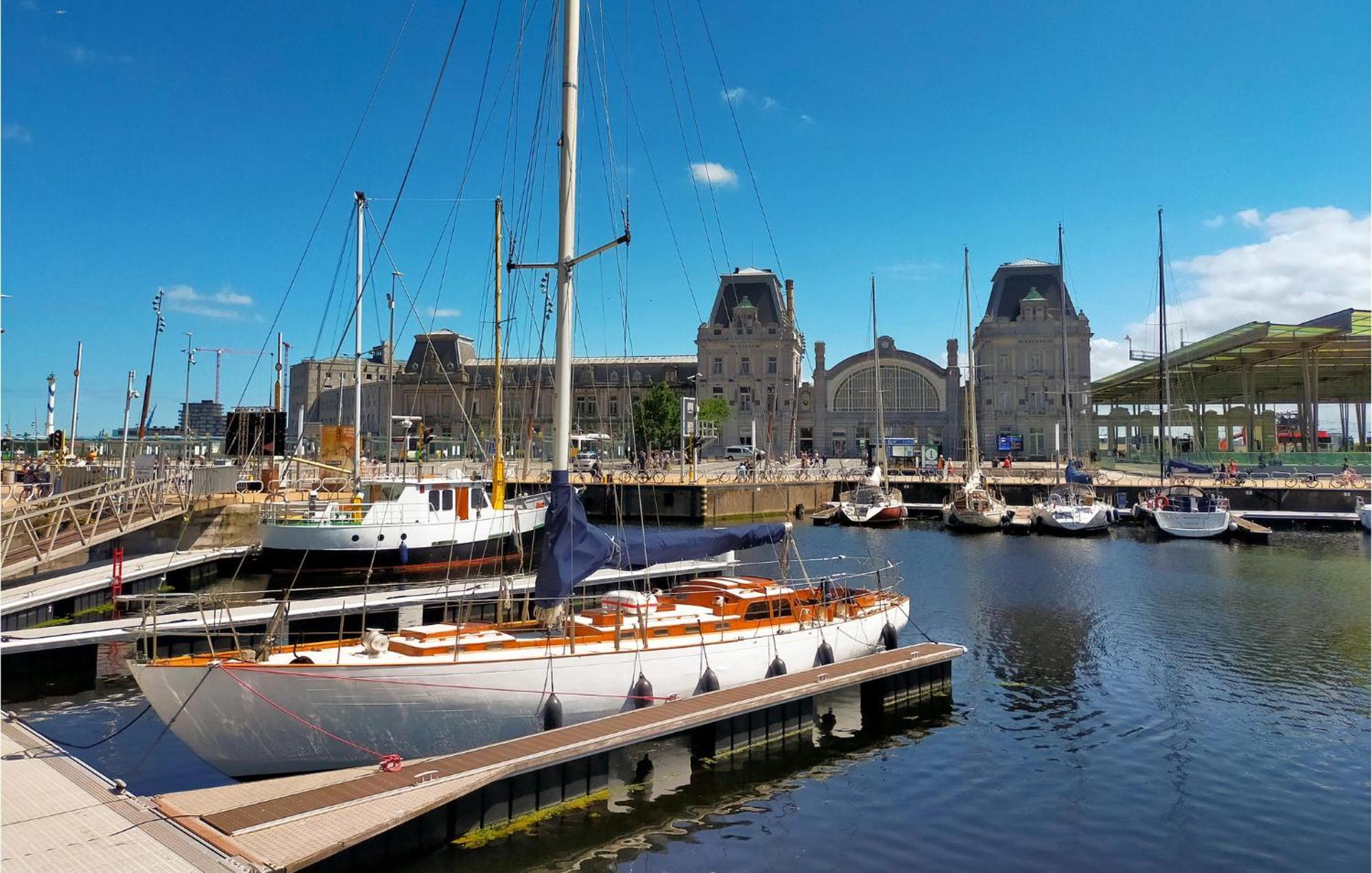 Awesome Apartment In Oostende With House Sea View Eksteriør billede